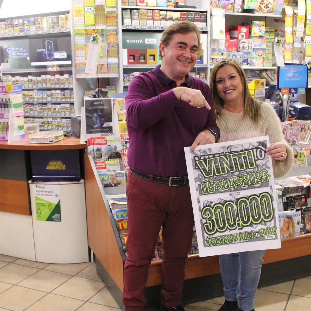 SAN MARTINO Un “gratta e vinci” da 300mila euro venduto nelledicola del  Bennet - Cronaca