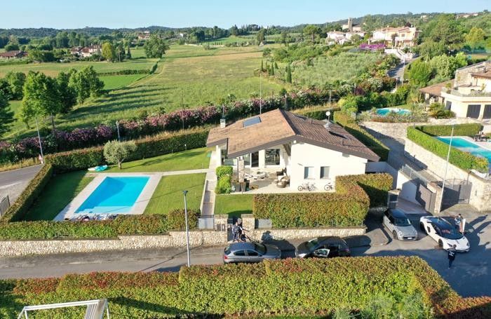 Villa con piscina e Lamborghini sequestrate