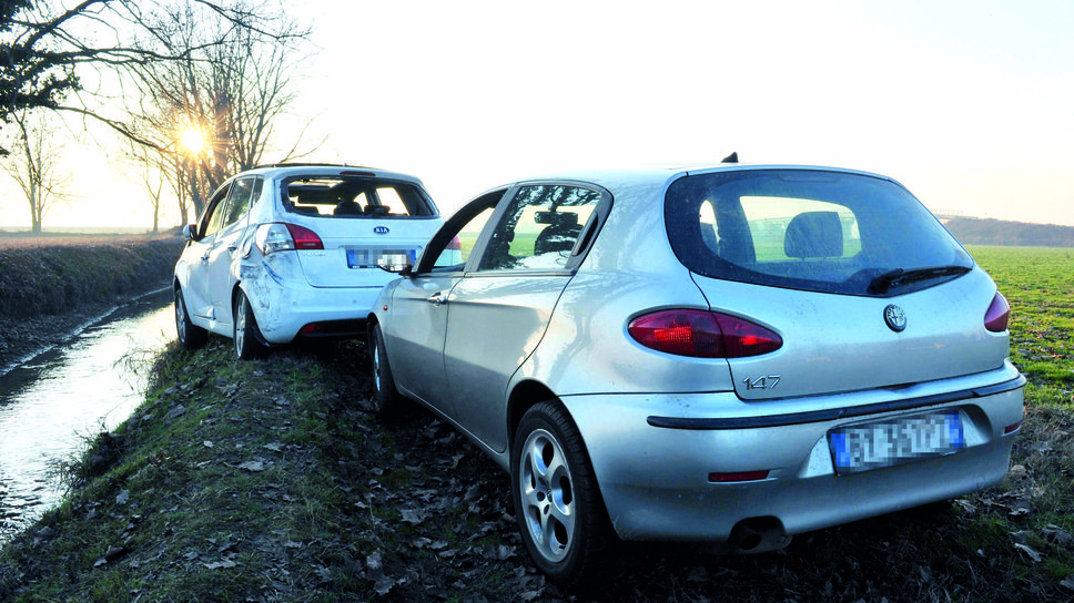 Le auto lasciate dalla banda Le auto lasciate dalla banda