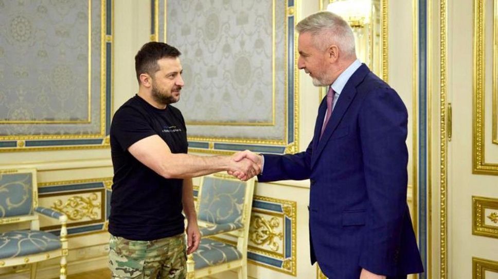 Il ministro della difesa Lorenzo Guerini durante l’incontro con il presidente ucraino Il ministro della difesa Lorenzo Guerini durante l’incontro con il presidente ucraino