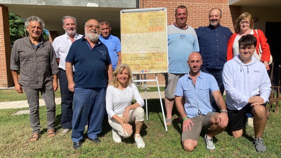 La squadra di Castelvecchio con il sindaco Perfetti La squadra di Castelvecchio con il sindaco Perfetti