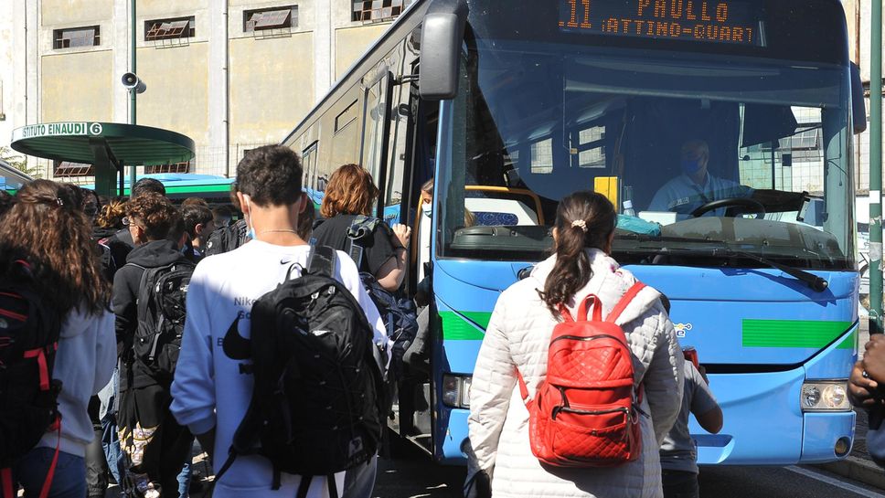 Studenti alla fermata