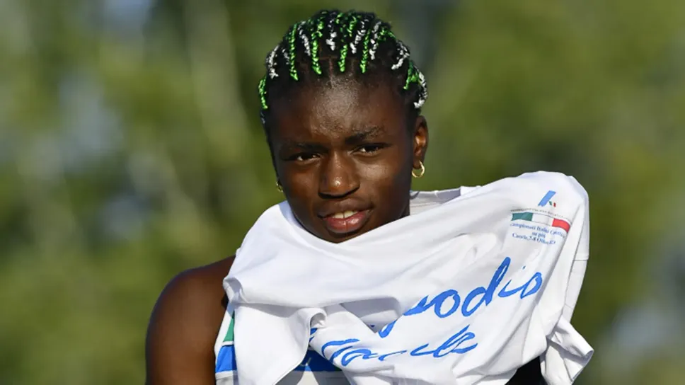 Kelly Ann Doualla Edimo (Fanfulla) indossa la maglia di campionessa italiana Cadette Kelly Ann Doualla Edimo (Fanfulla) indossa la maglia di campionessa italiana Cadette