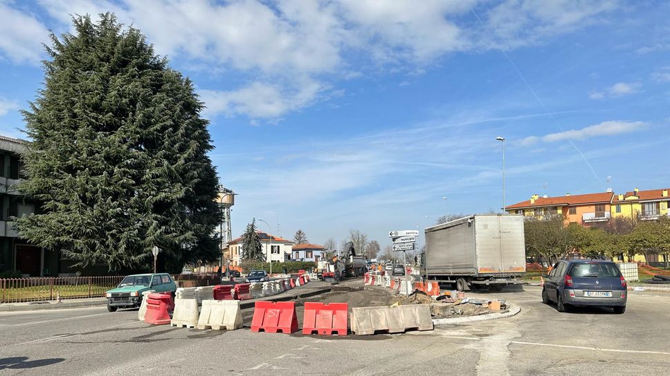Il cantiere della nuova rotonda (Tommasini) Il cantiere della nuova rotonda (Tommasini)