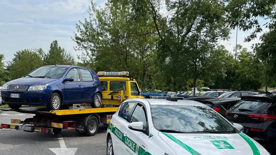 Uno degli interventi della polizia locale di Lodi Uno degli interventi della polizia locale di Lodi