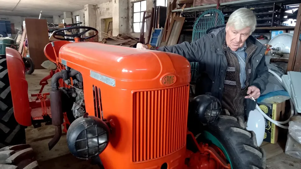 il veterinario Beppe Ferrario va in pensione, vuole allestire un museo agricolo a cascina Ladina di Cornegliano dove vive con la compagna Eleonora Sobanska