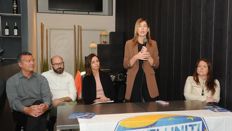 Maria Elena Boschi ieri allo spazio Calicantus di viale Agnelli (Ribolini) Maria Elena Boschi ieri allo spazio Calicantus di viale Agnelli (Ribolini)