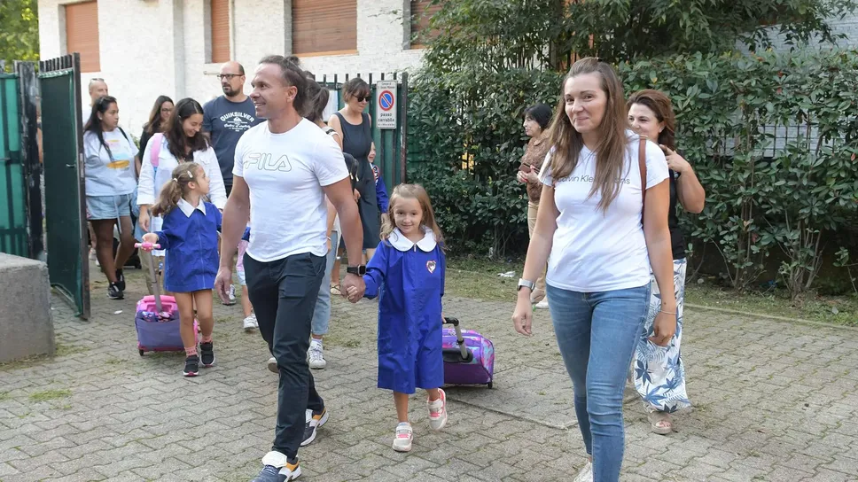 L’arrivo degli alunni delle prime (Canali) L’arrivo degli alunni delle prime (Canali)