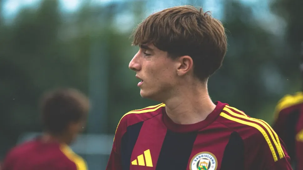 Stefano Sandre, difensore 18enne del Sangiuliano City in prestito dalla Giana, domenica ha esordito in Serie D Stefano Sandre, difensore 18enne del Sangiuliano City in prestito dalla Giana, domenica ha esordito in Serie D