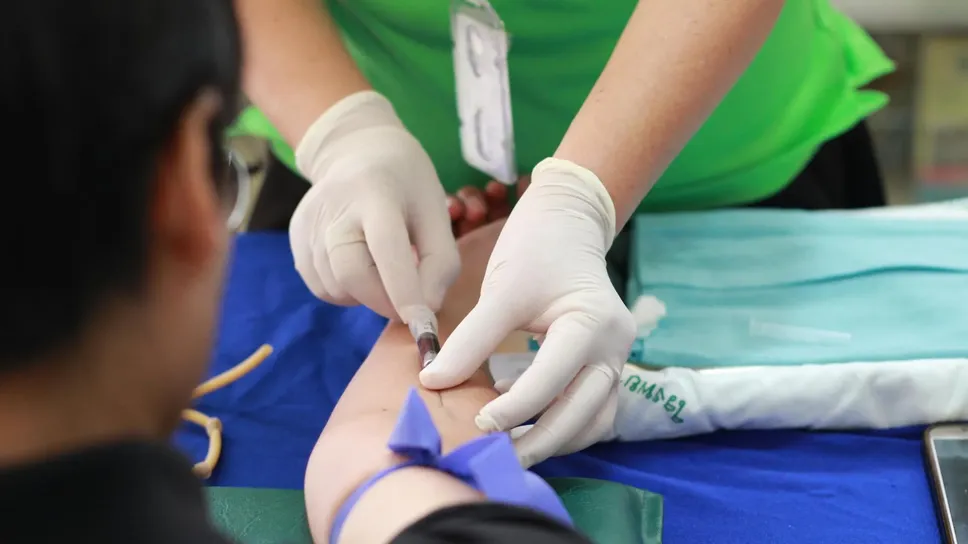 L’Asst ha ricevuto 10.800 dosi per i reparti dell’ospedale e le case di riposo. Altre 39mila ai medici di famiglia