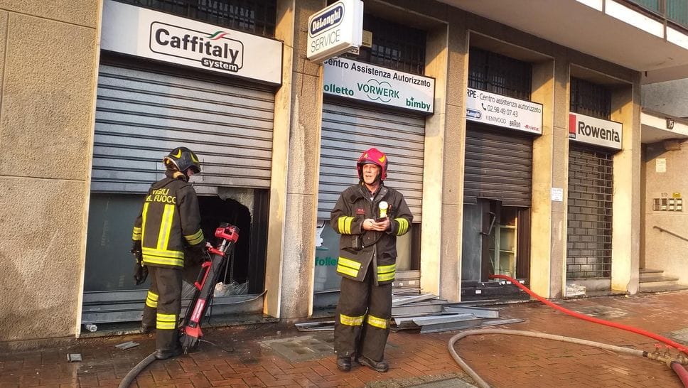 I vigili del fuoco a San Giuliano I vigili del fuoco a San Giuliano