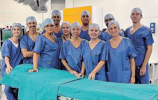 L’équipe della chirurgia plastica dell’ospedale maggiore di Lodi L’équipe della chirurgia plastica dell’ospedale maggiore di Lodi