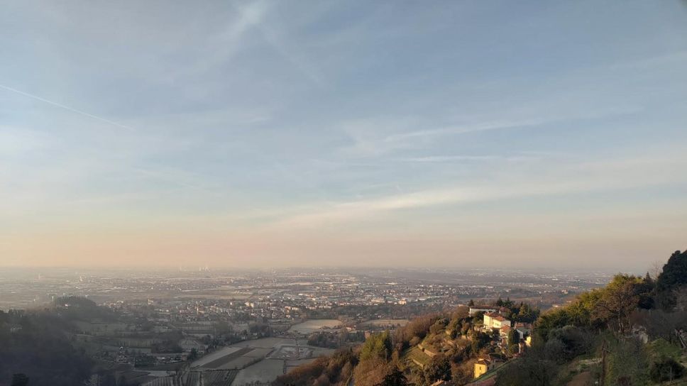 La cappa di smog sulla Pianura Padana La cappa di smog sulla Pianura Padana