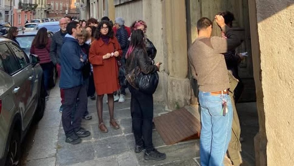 Code per entrare alla mostra allestita all’ex chiesa del Carmine in via Gorini Code per entrare alla mostra allestita all’ex chiesa del Carmine in via Gorini
