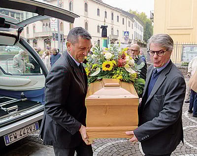 Un momento dei funerali (Canali) Un momento dei funerali (Canali)