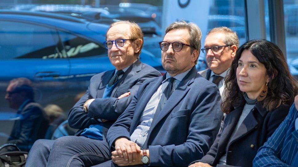 Il confronto promosso alla sede dei Fratelli Giacomel di viale Piacenza a Lodi da Confartigianato sul tema energia, sostenibilità e automotive, a cui ha preso parte l’assessore regionale Guido Guidesi. Foto Ploiesteanu