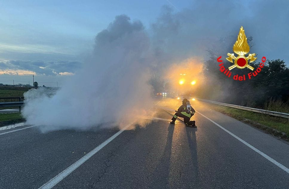 Salerano, l’intervento dei vigili del fuoco Salerano, l’intervento dei vigili del fuoco
