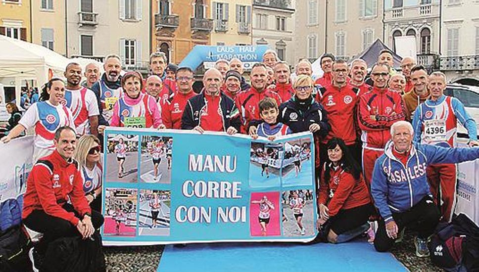 Il team dei podisti della Gp Casale ricordano Manu