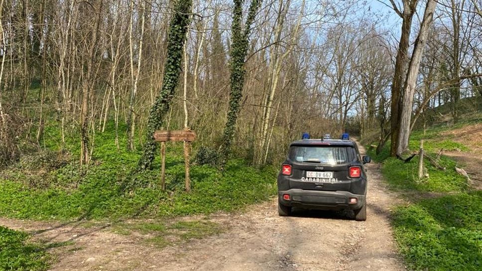 Controlli dei carabinieri in collina Controlli dei carabinieri in collina