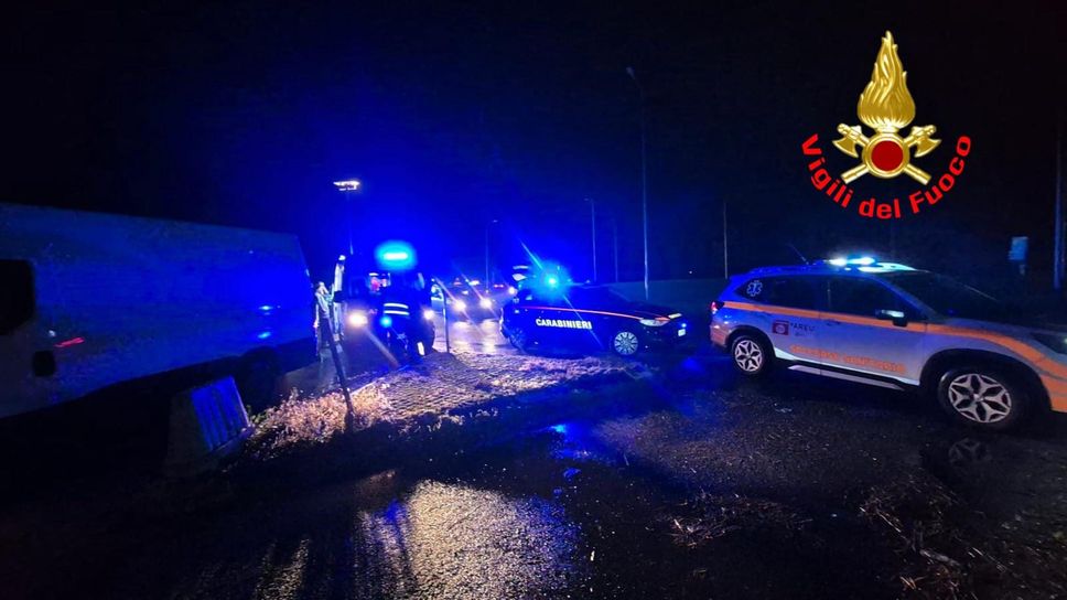 L’intervento dei soccorritori stanotte tra Ospedaletto e Livraga (vigili del fuoco