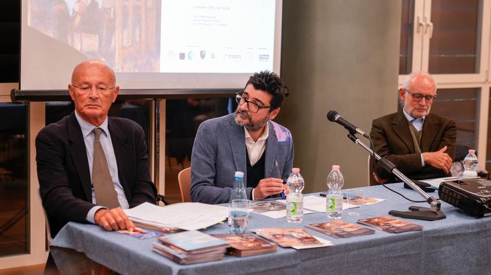 Qui sopra da sinistra, l’ex soprintendente di Mantova, Cremona e Lodi Barucca, il direttore de «il Cittadino» Rinaldi e il giornalista Carminati del «Sole 24 Ore»;