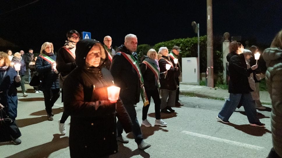 La fiaccolata per Sabrina a Chignolo