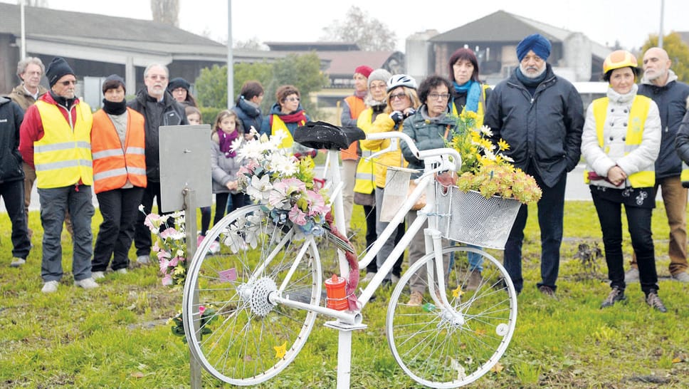 La bici bianca che ricorda Altea Trini