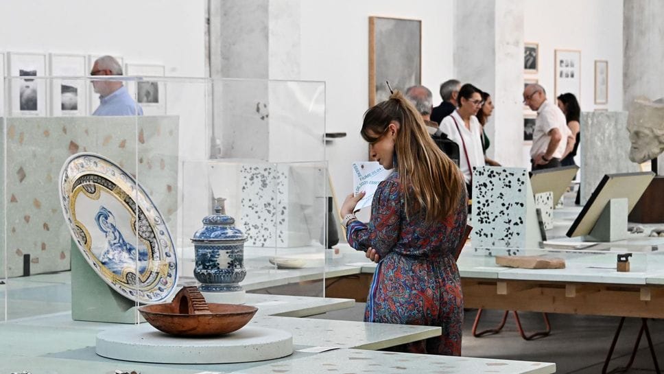 Un momento dell’esposizione Essere Fiume, allestita a Lodi nel 2025