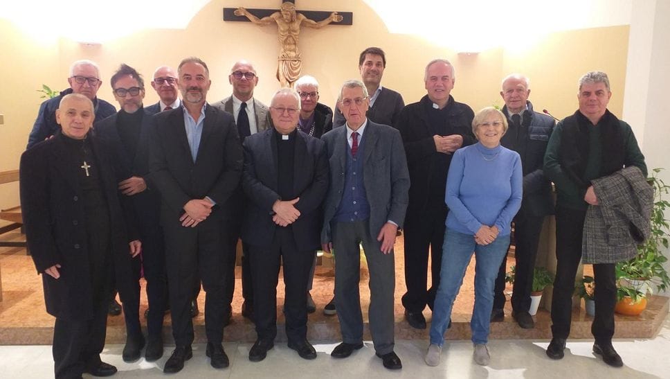 Nella foto il passaggio di consegne ai vertici della Fondazione Castellini Onlus (Cornalba)