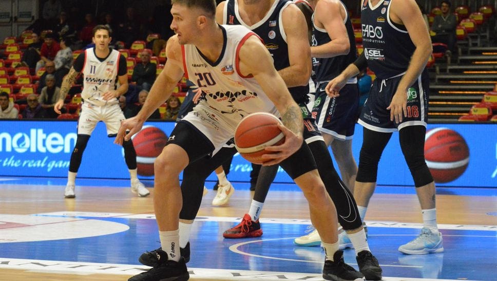 Dalton Pepper in azione: il 35enne esterno rossoblu è l’elemento chiave del gioco d’attacco (Mallamaci)