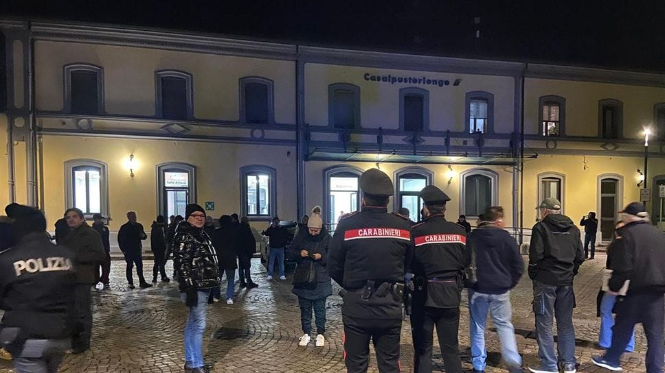 La passeggiata ha toccato anche la stazione
