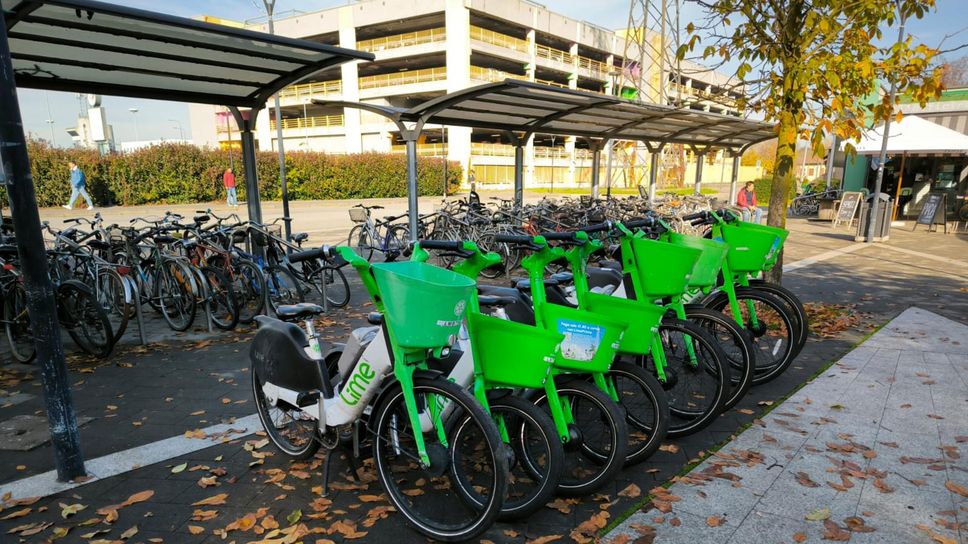 Le bici elettriche della società Lime