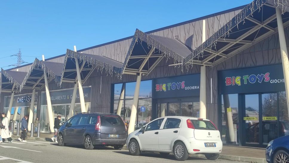 Il negozio preso di mira domenica notte