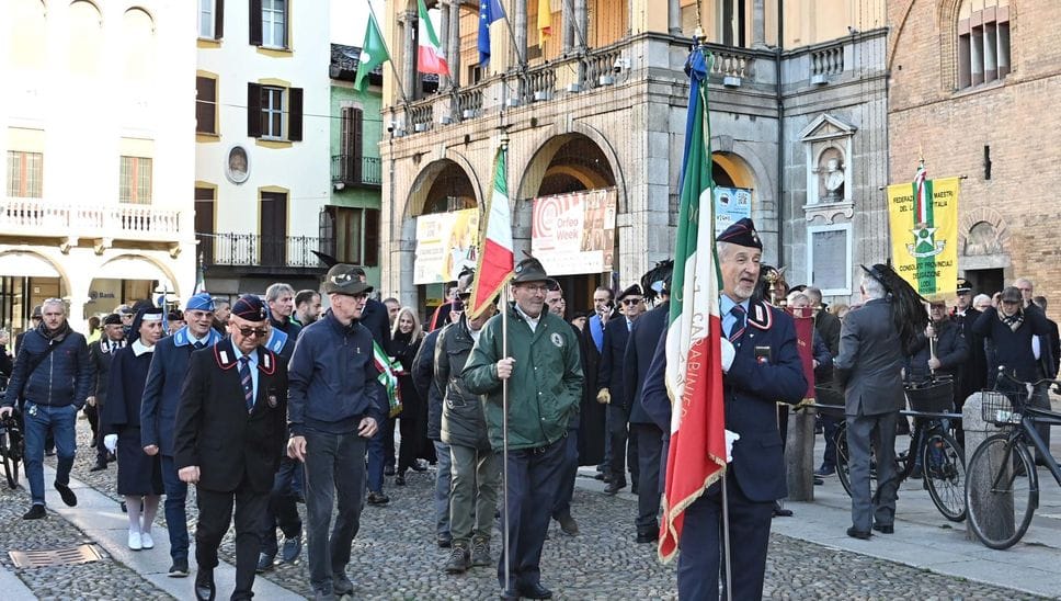 Il corteo per le celebrazioni del IV Novembre
