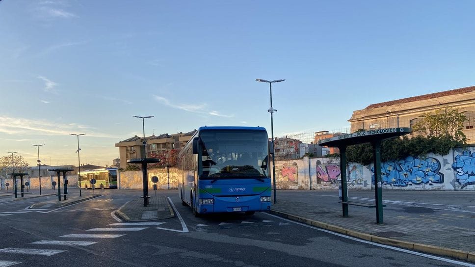 Il terminal bus di via Visconti a Lodi