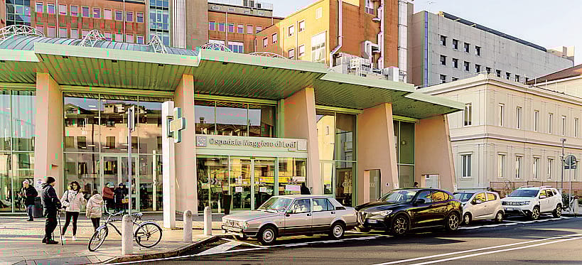 Il problema dei parcheggi in zona ospedale (foto Alexandru Ploiesteanu)