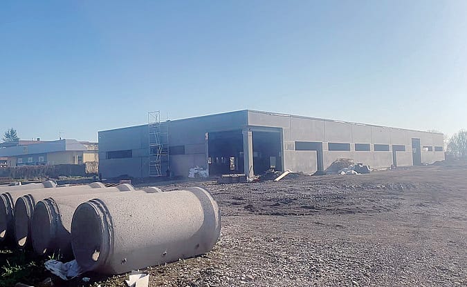 Prende forma la prima struttura sull’area dell’ex Majorca (foto Scarioni)