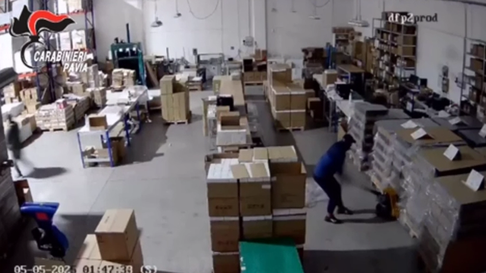 Un’immagine del video dei carabinieri di Pavia