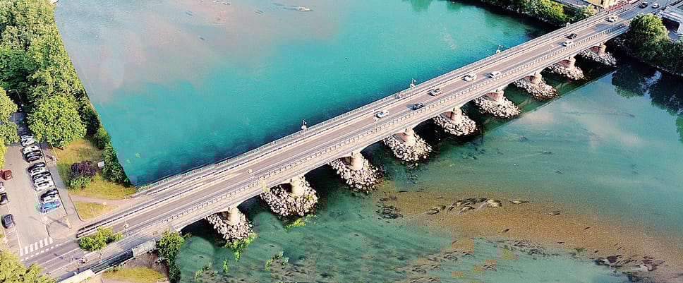 Un’immagine del ponte urbano prima dei lavori Aipo che comporteranno da marzo la chiusura al traffico