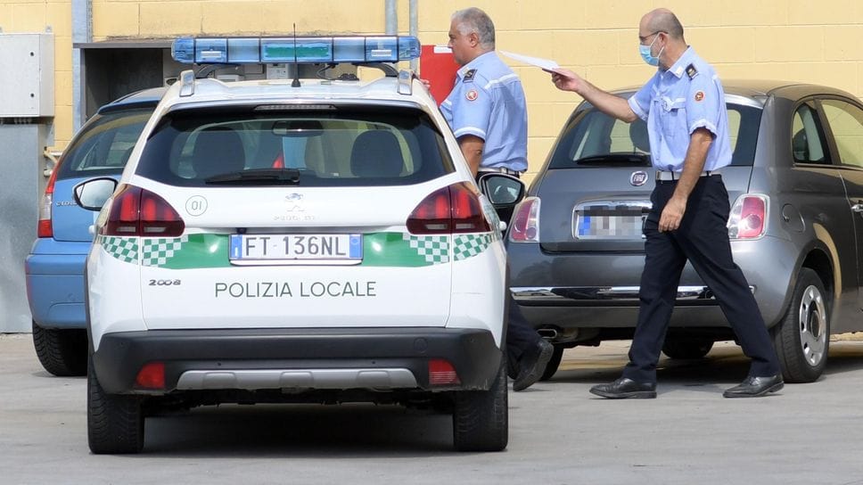 Polizia locale al lavoro, a Tribiano, nella foto d’archivio