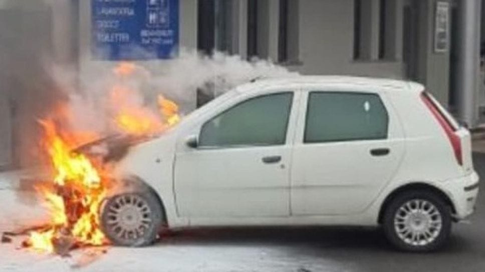 L’automobile a fuoco
