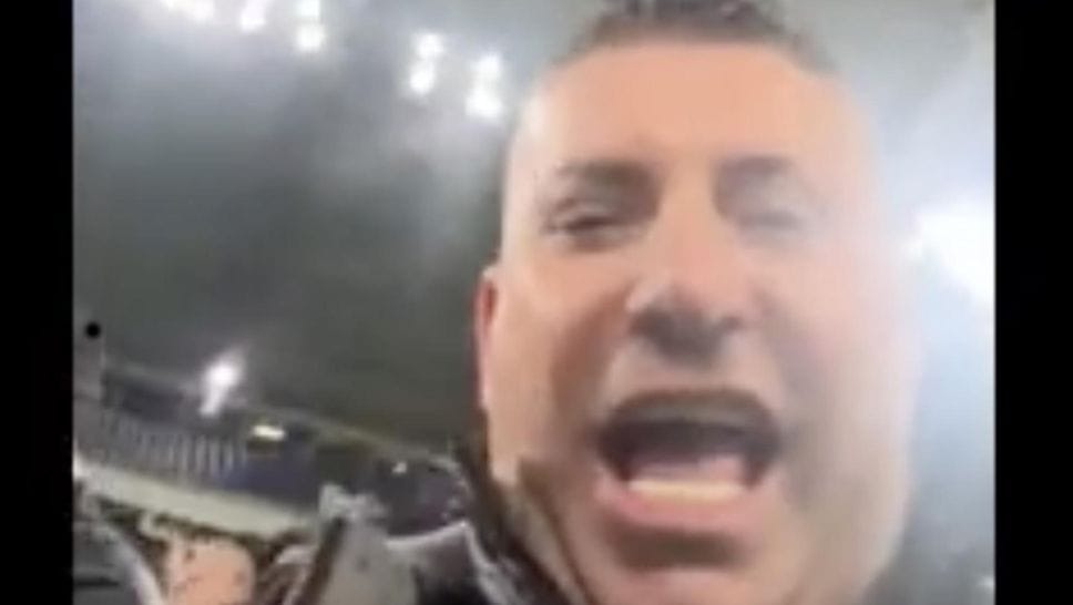 Vito Cera esulta per il goal ìmentre è in collegamento da remoto pert partecipare al consiglio comunale (CanaliI)