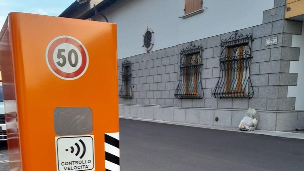 Un autovelox : da lunedì solo quelli registrati possono dare multe, gli altri vanno rimossi