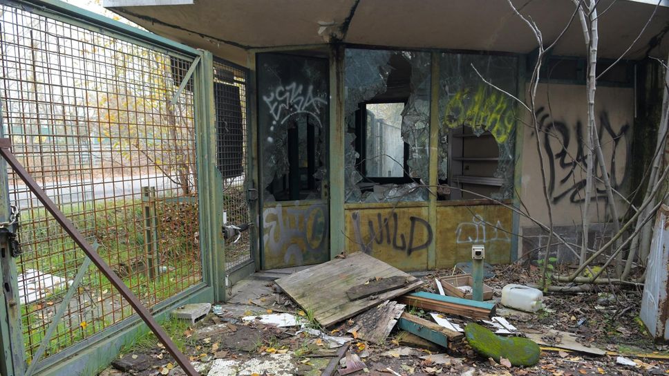 L’ex cartiera si è trasformata in una sorta di “buco nero” del territorio, tra incursioni, rave abusivi, traffici illegali e segnalazioni ripetute di presenze