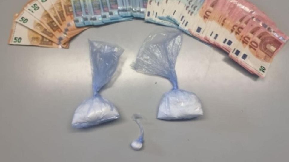 Droga e soldi sequestrati (archivio)