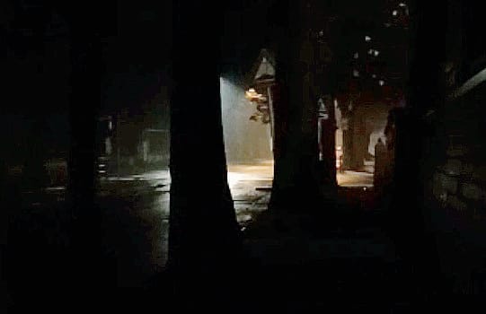 Uno scorcio di viale Rimembranze al buio