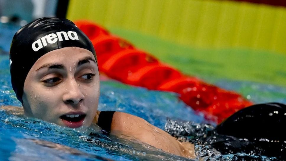 Paola Borrelli in acqua al termine delle semifinali dei 200 metri farfalla