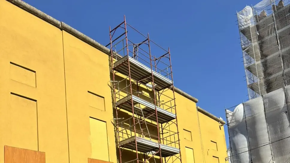 Partiti i lavori per il restyling, ma la programmazione continua