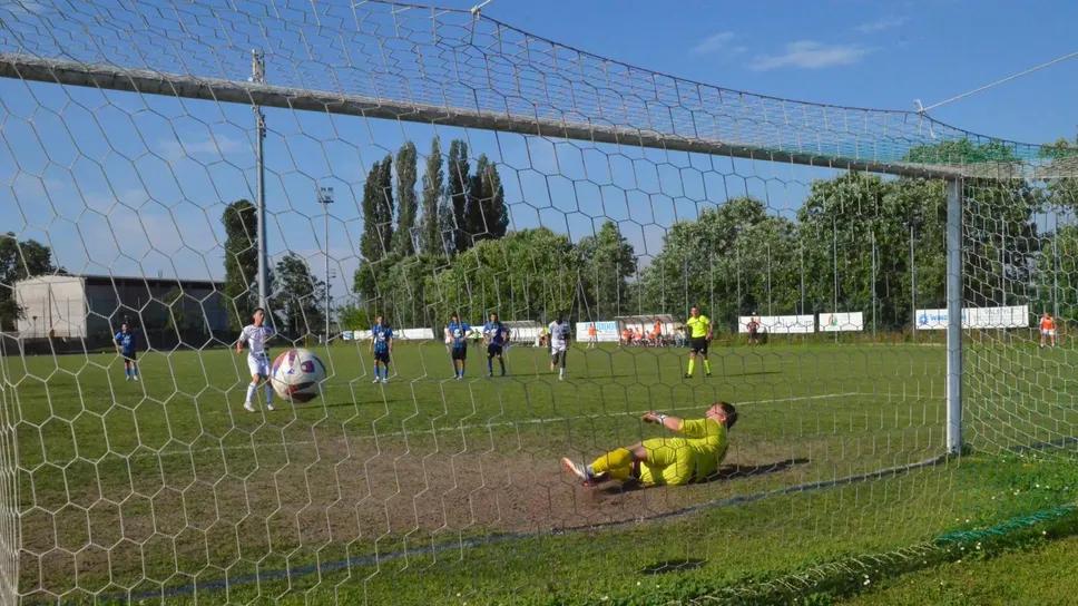 La rete decisiva di Luongo su rigore La rete decisiva di Luongo su rigore