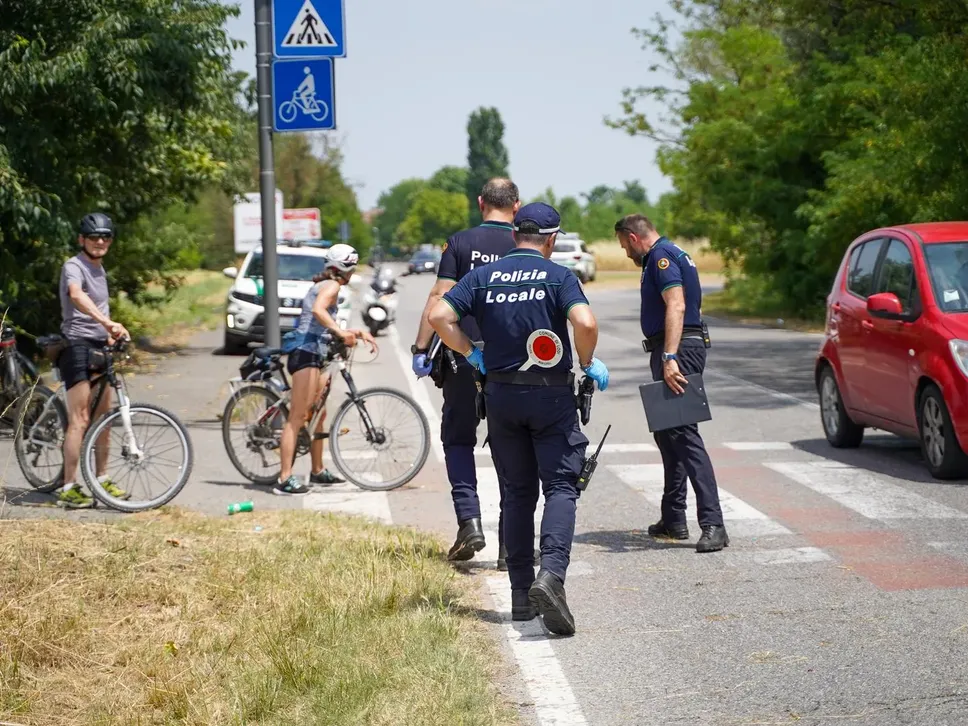 La polizia locale sul luogo dell’incidente La polizia locale sul luogo dell’incidente